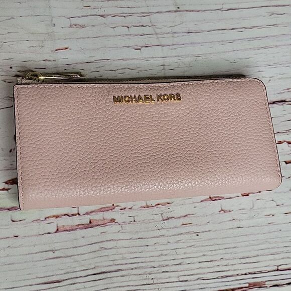 MICHAEL KORS Leather Wallet in Dusty Pink - Picture 8 of 10